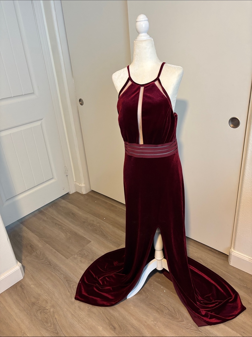 Elegant Burgundy Velvet Evening Dress with Sheer Waist